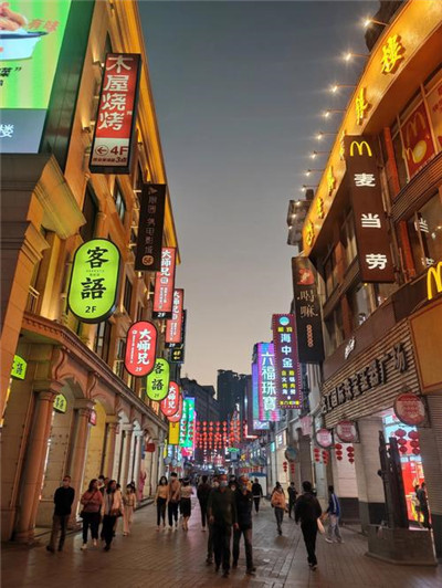 尽情享受高品质美食，来自深圳高端外卖工作室